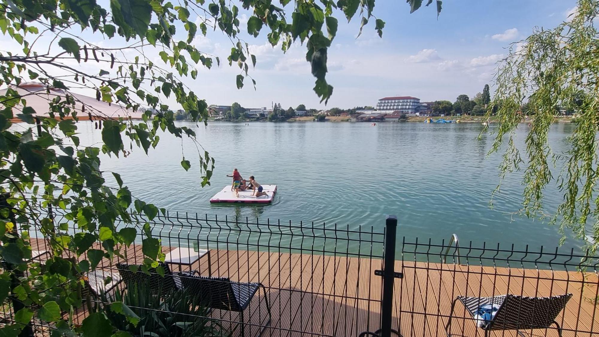Topsenec-Lakeside Home Екстериор снимка